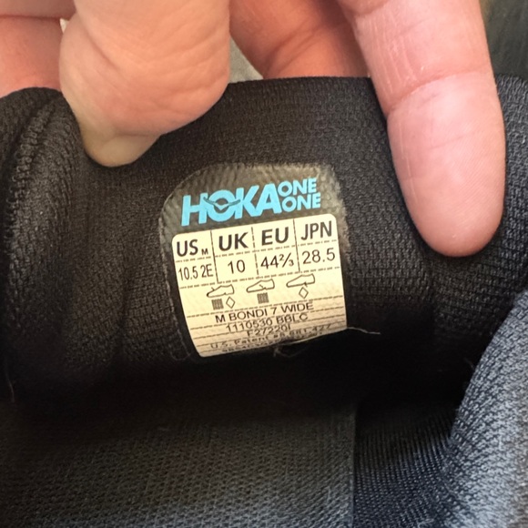 Hoka Bondi 7 Men\'s All-Black Athletic Shoes | WORN ONCE